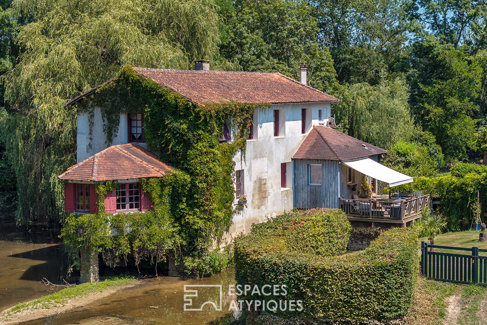 17th century mill in Périgord, a setting of serenity and elegance