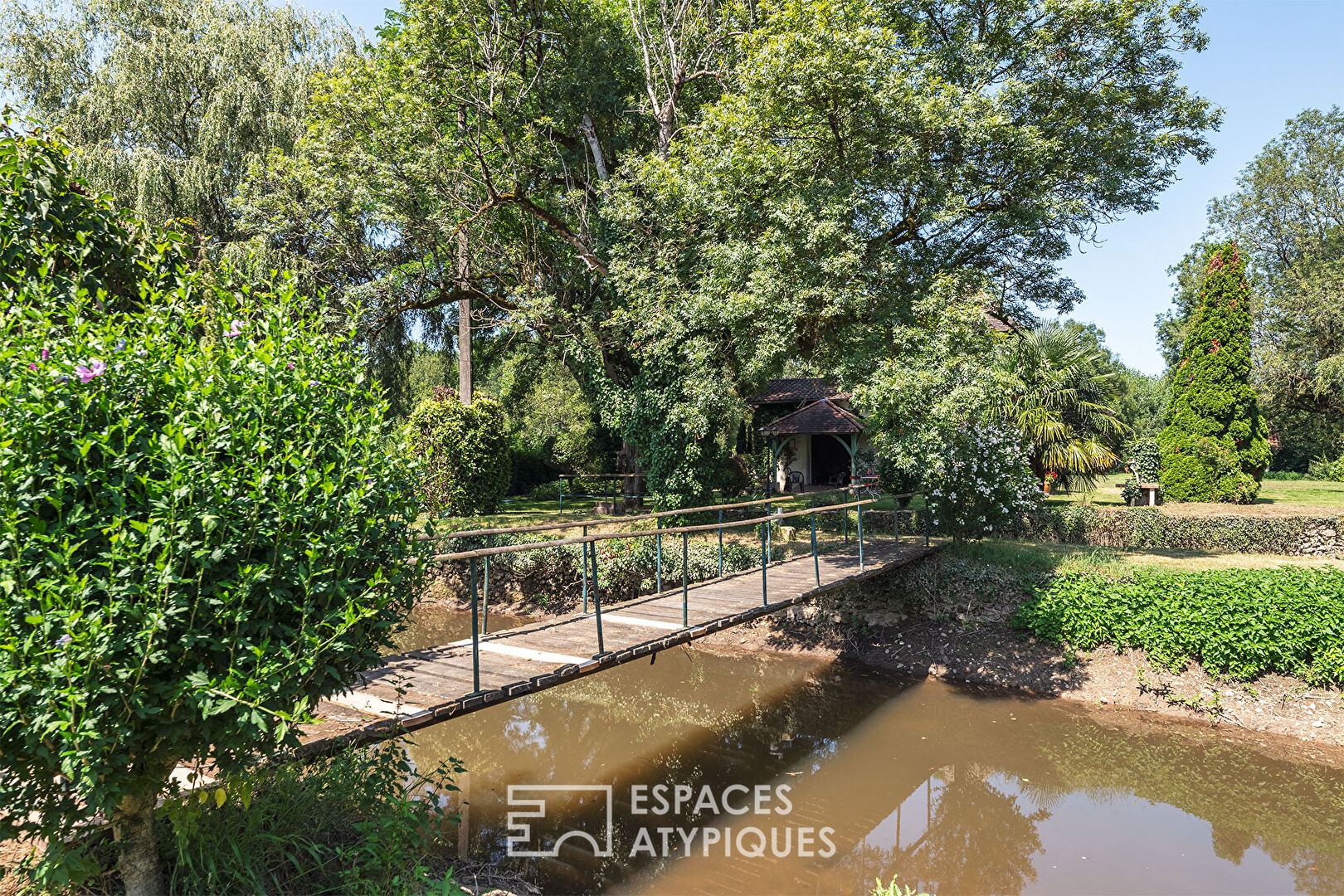 17th century mill in Périgord, a setting of serenity and elegance