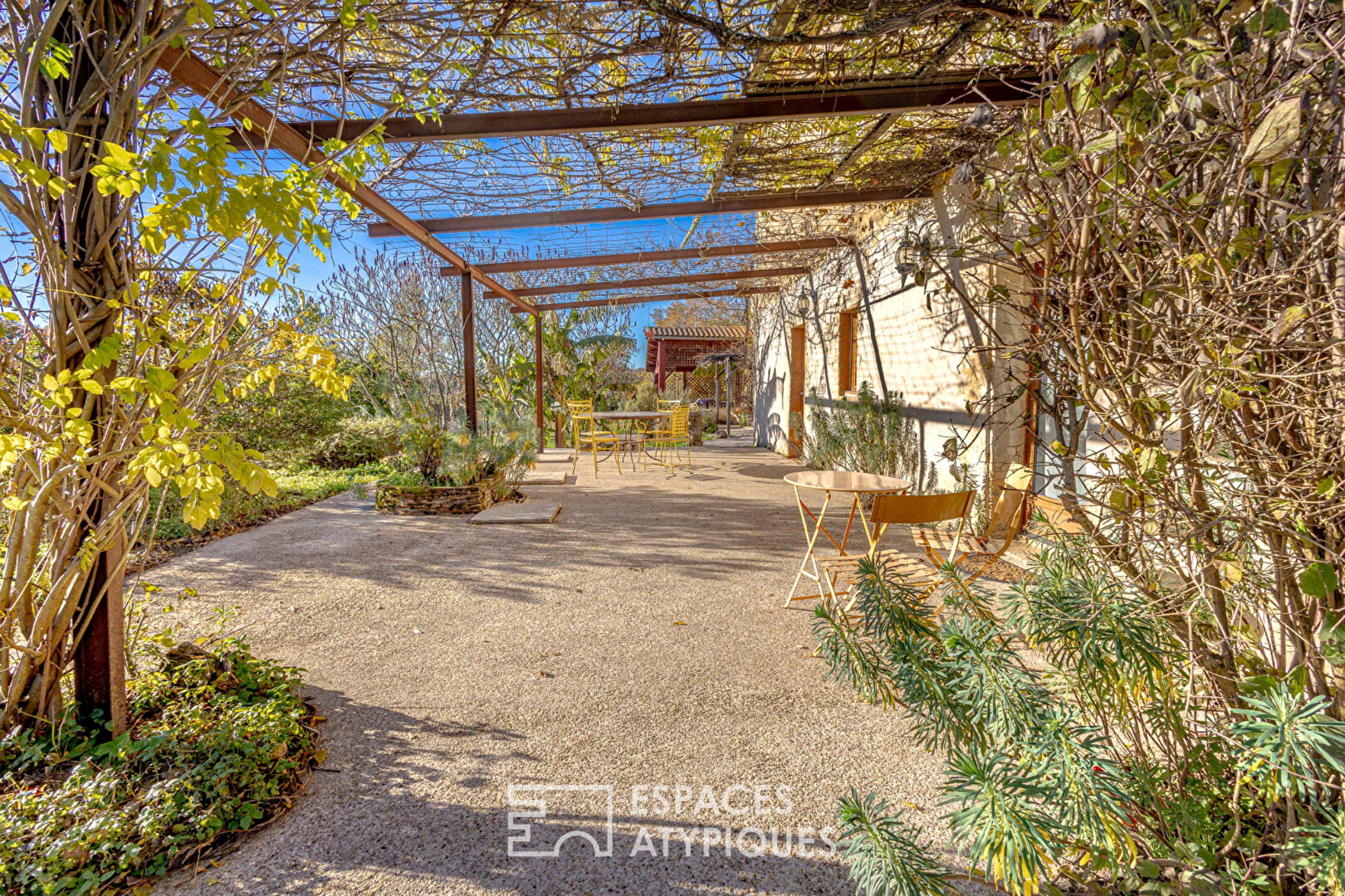 Ecological houses in the heart of nature, an authentic haven of peace