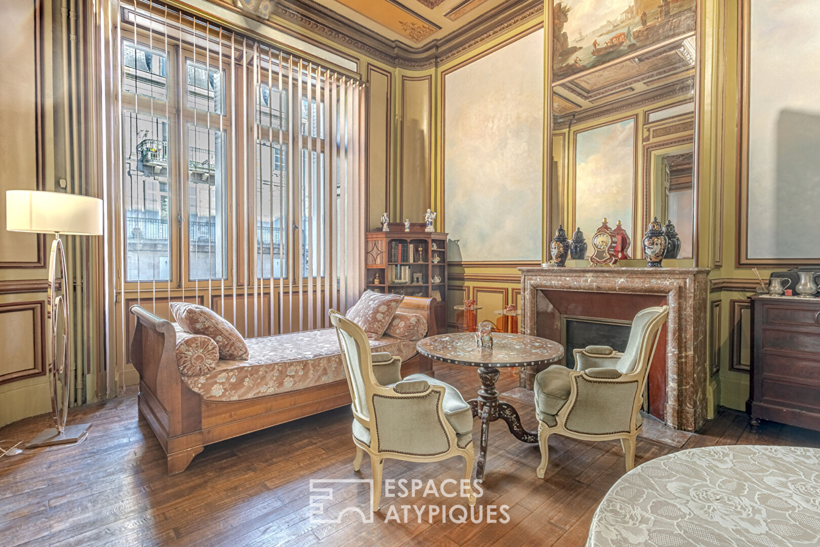 Museum apartment with unique decor in Limoges