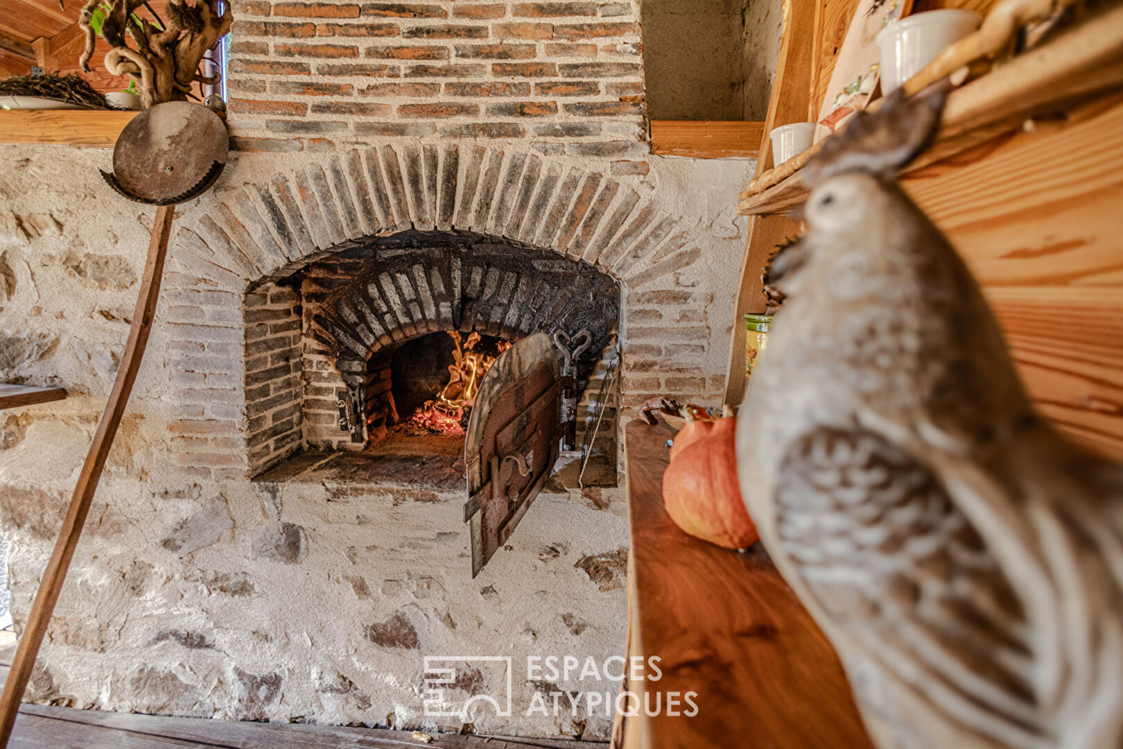 Ancienne ferme revisitée dans un hameau en Charente