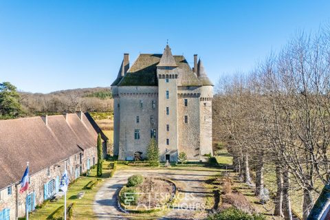 Château Fort datant du XIVe siècle aux portes d’Aubusson