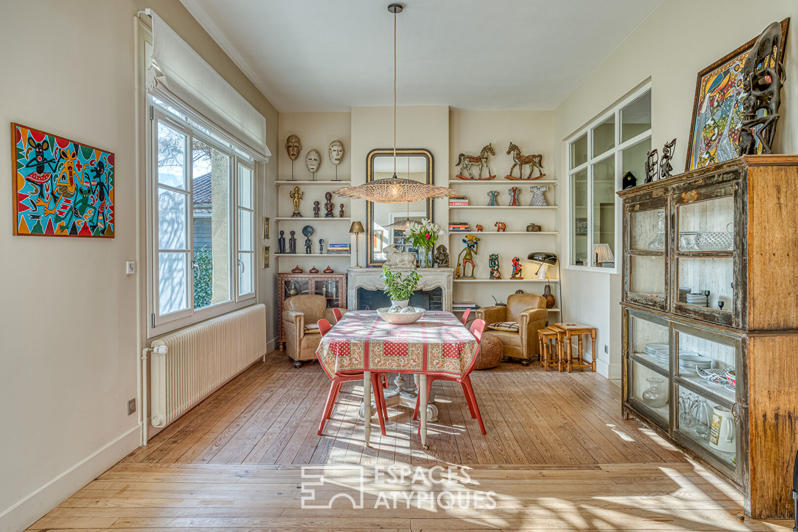 Maison de maître dans le centre de Bergerac rive droite, son garage, jardin et piscine.