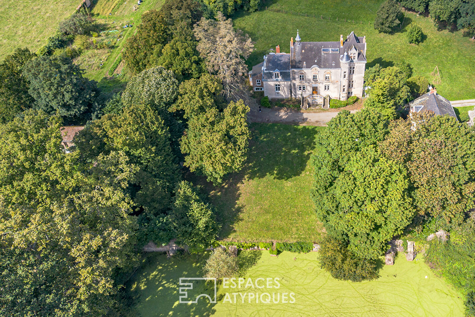 Petit château de caractère