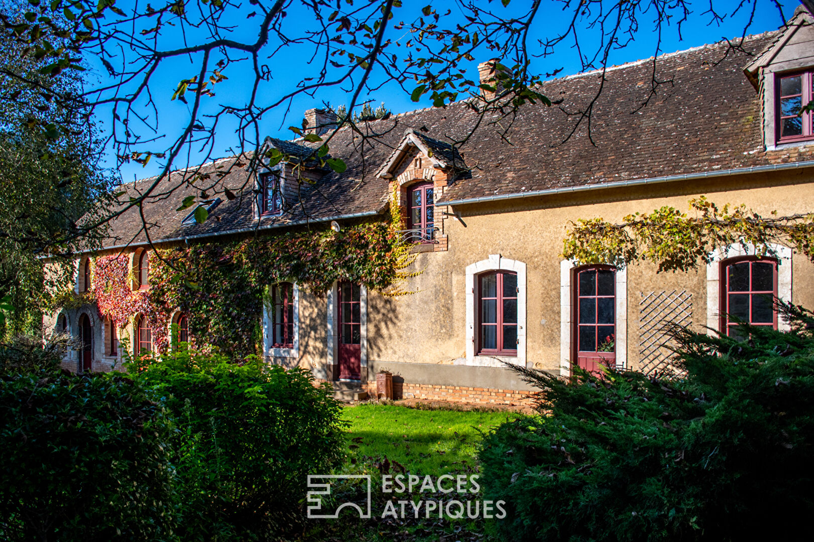 Magnificent estate with its character farmhouse