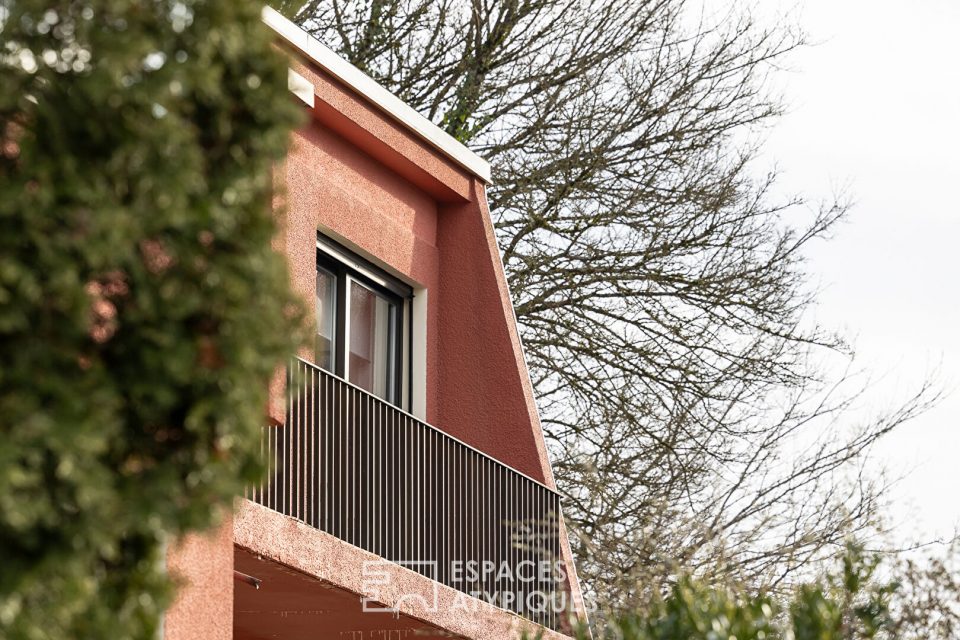 Maison d'architecte en lisière de forêt