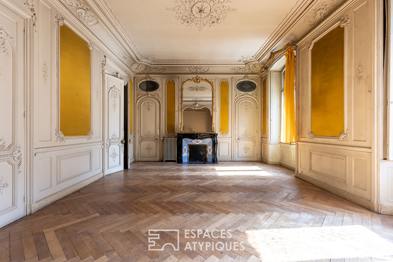 Haussmannian apartment in the heart of Pontarlier to rethink.