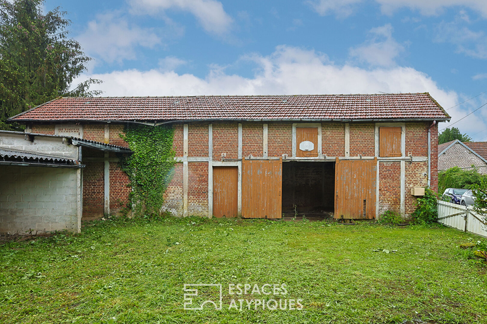 Longère from 1920 and its outbuildings to renovate