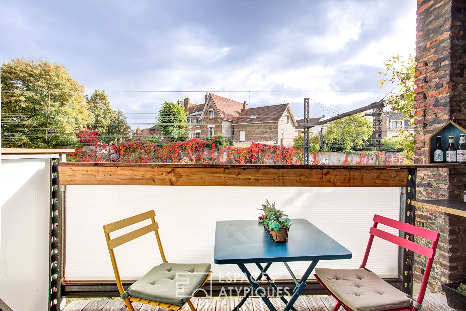 Apartment with terrace