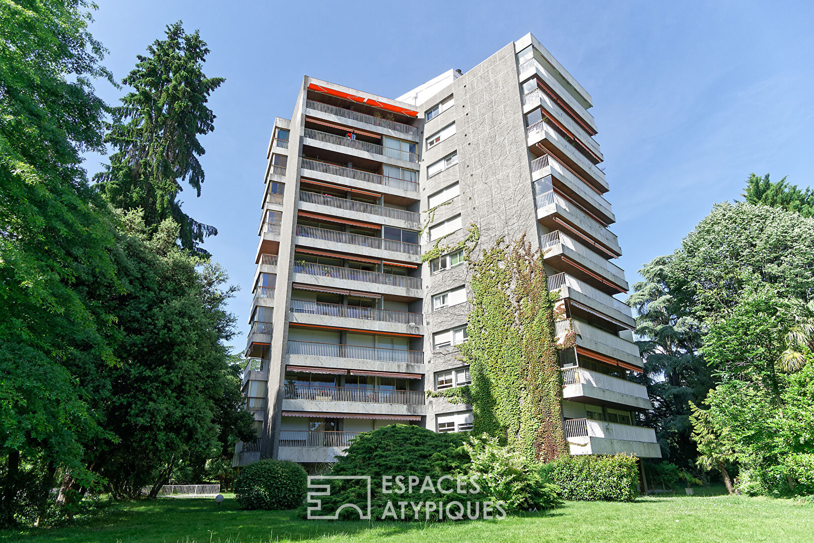 Luxury apartment, near Trespoey.