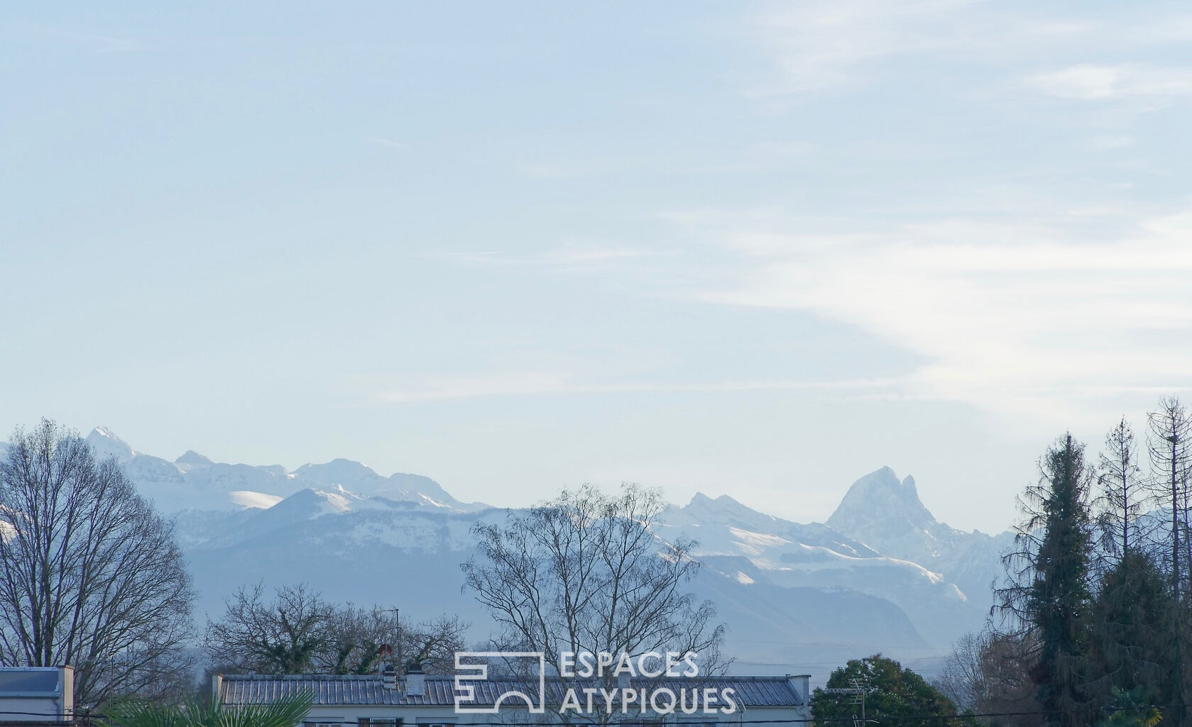 Villa d’architecte en forme de voile de bateau