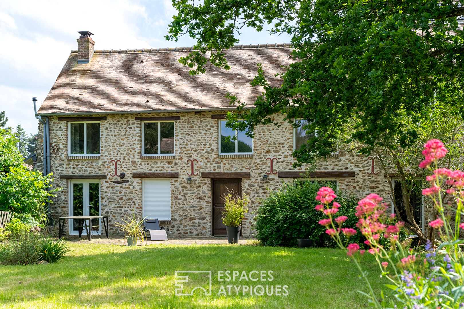 Authentique maison en pierres en coeur de village