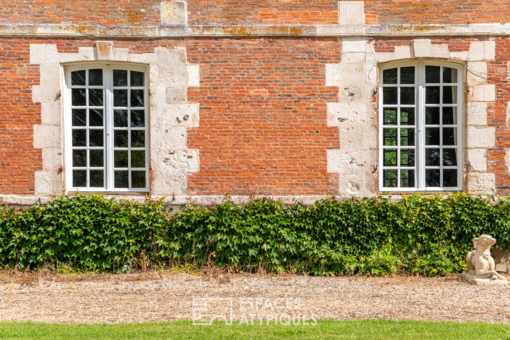 Ancien relais de chasse du 11e siècle