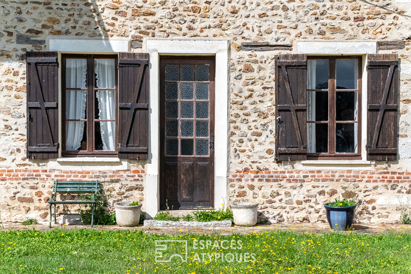 Demeure féodale normande avec corps de ferme