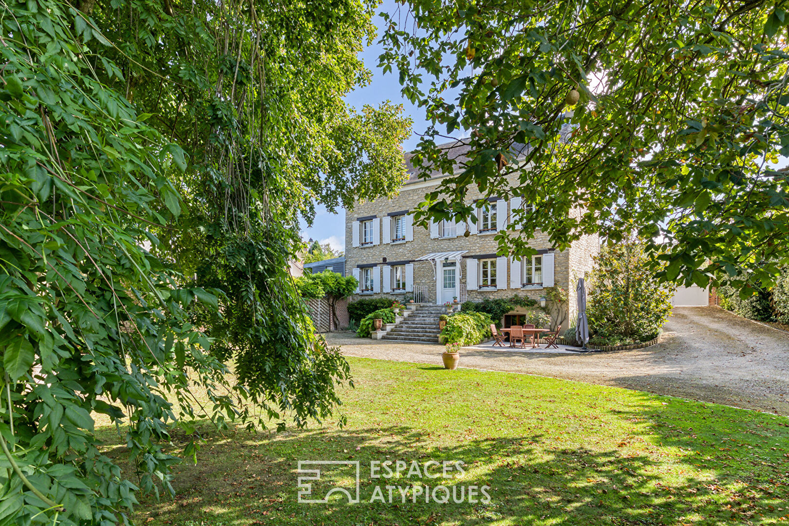 Maison bourgeoise édifiée en 1852 en coeur de village