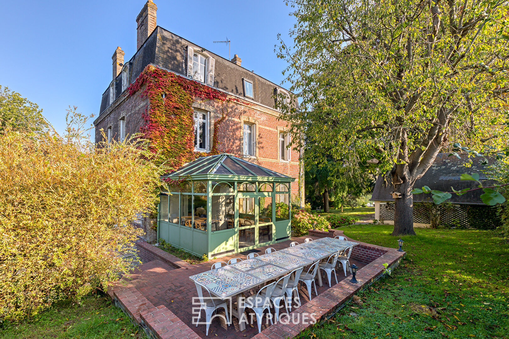 Belle demeure de maître avec tennis et poolhouse