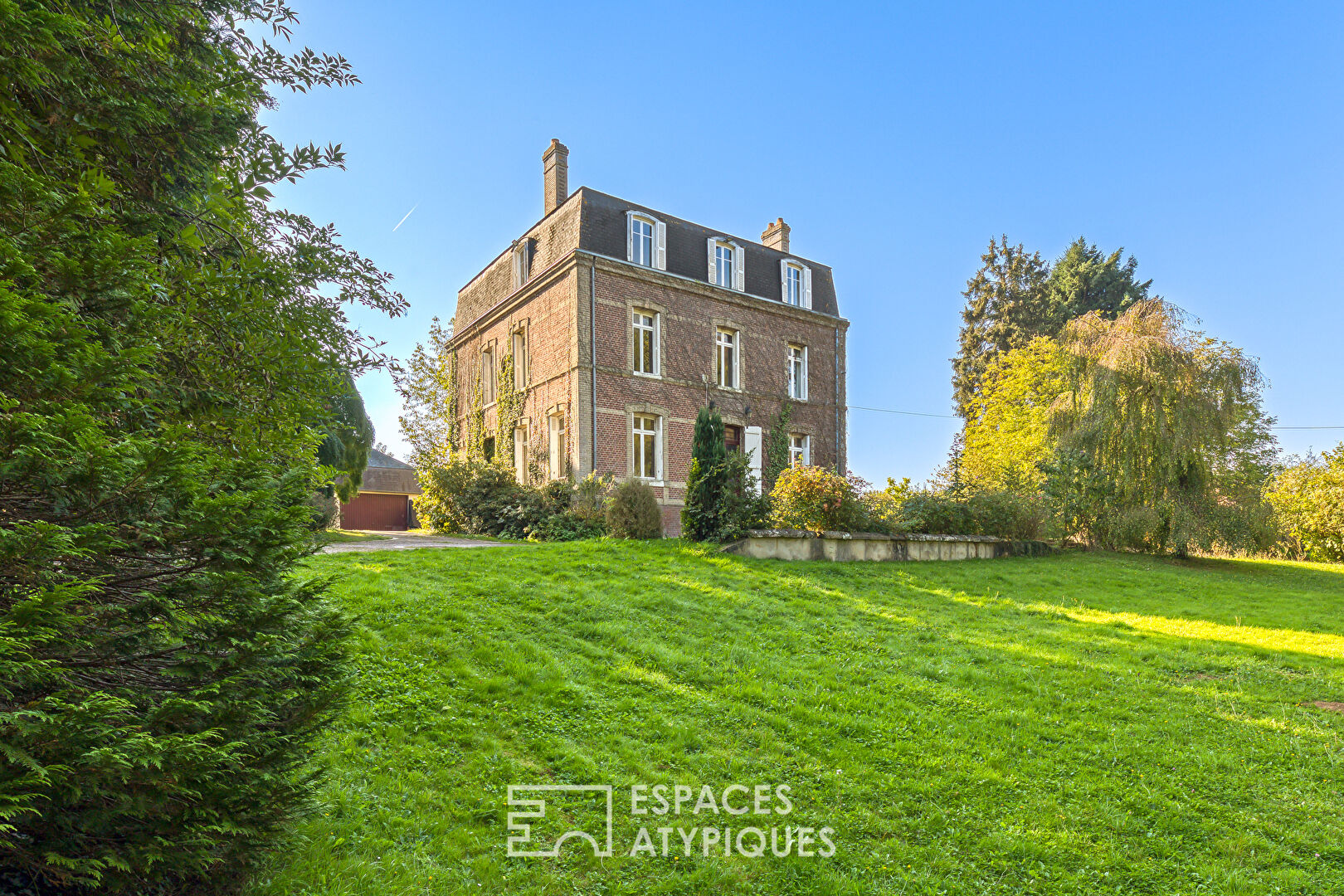 Belle demeure de maître avec tennis et poolhouse