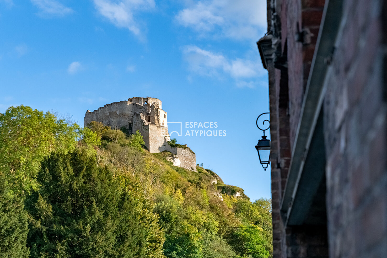 Old mill with exceptional view of the Seine