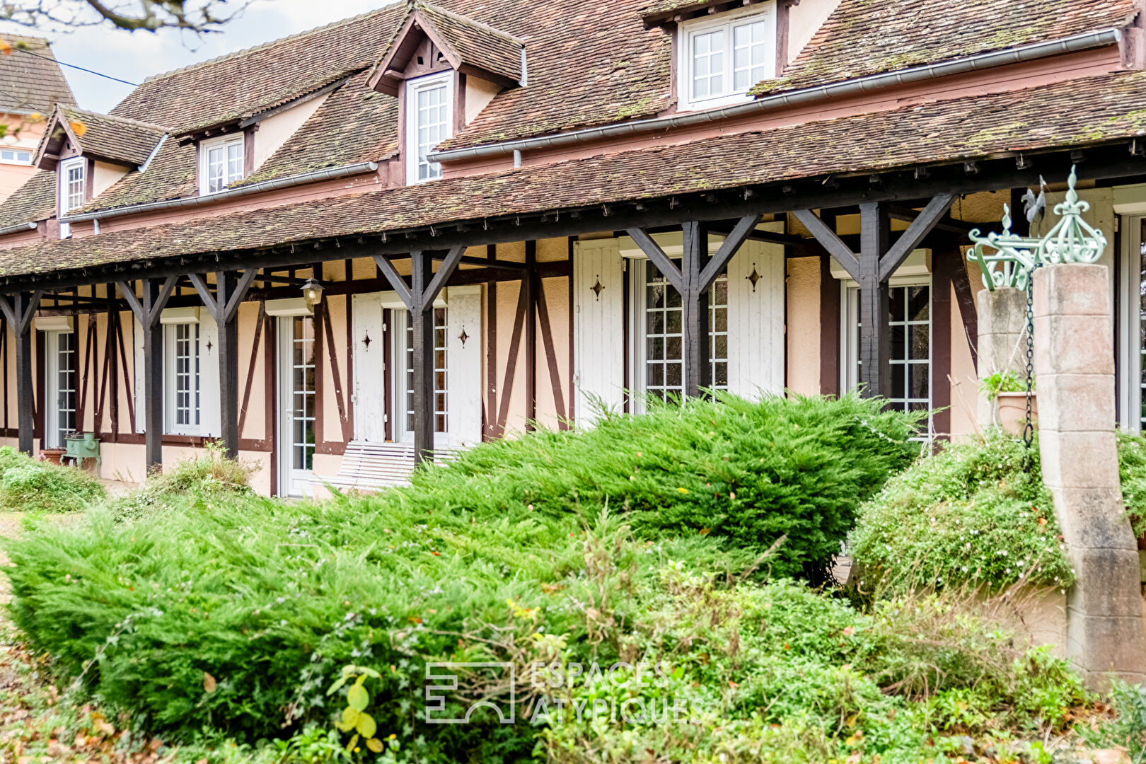 Charming cottage on the banks of the Eure