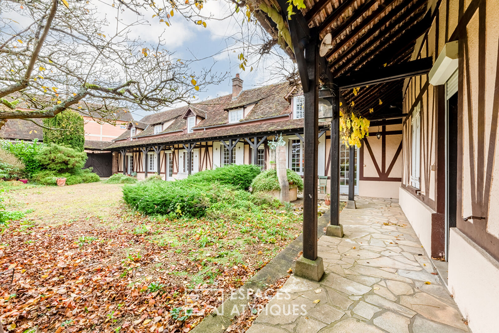 Charming cottage on the banks of the Eure