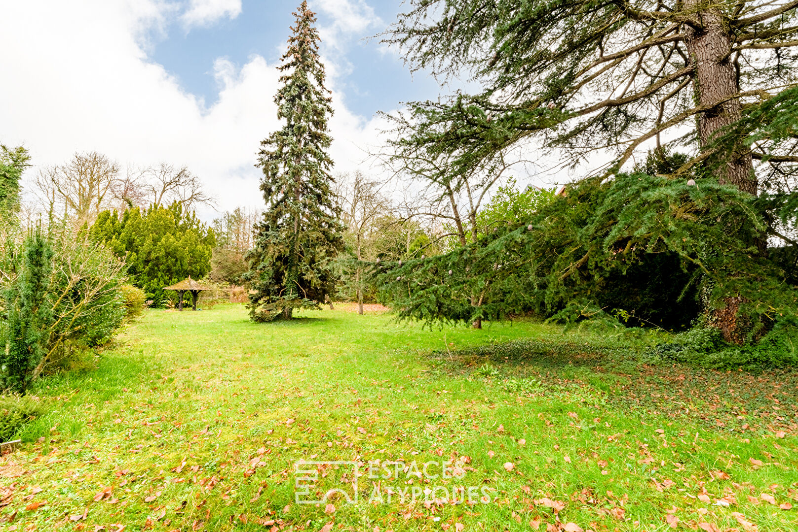 Charming cottage on the banks of the Eure