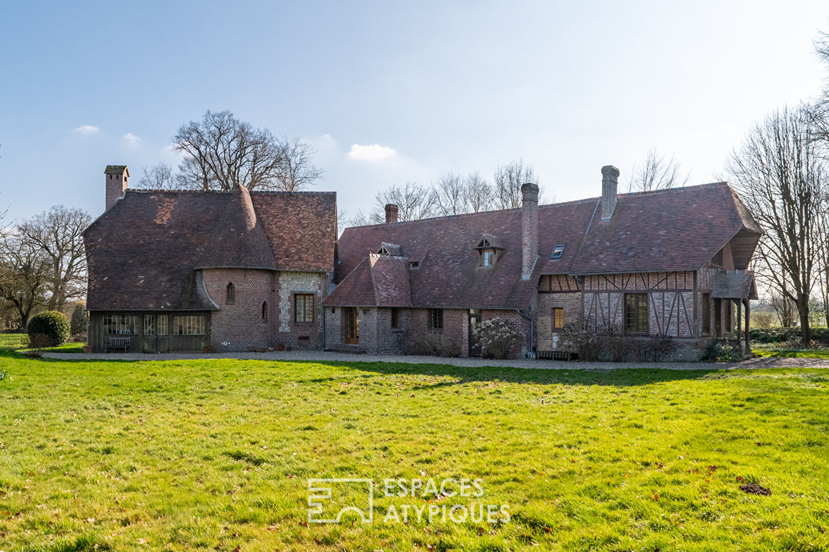 Anglo-Norman manor with in the castle grounds