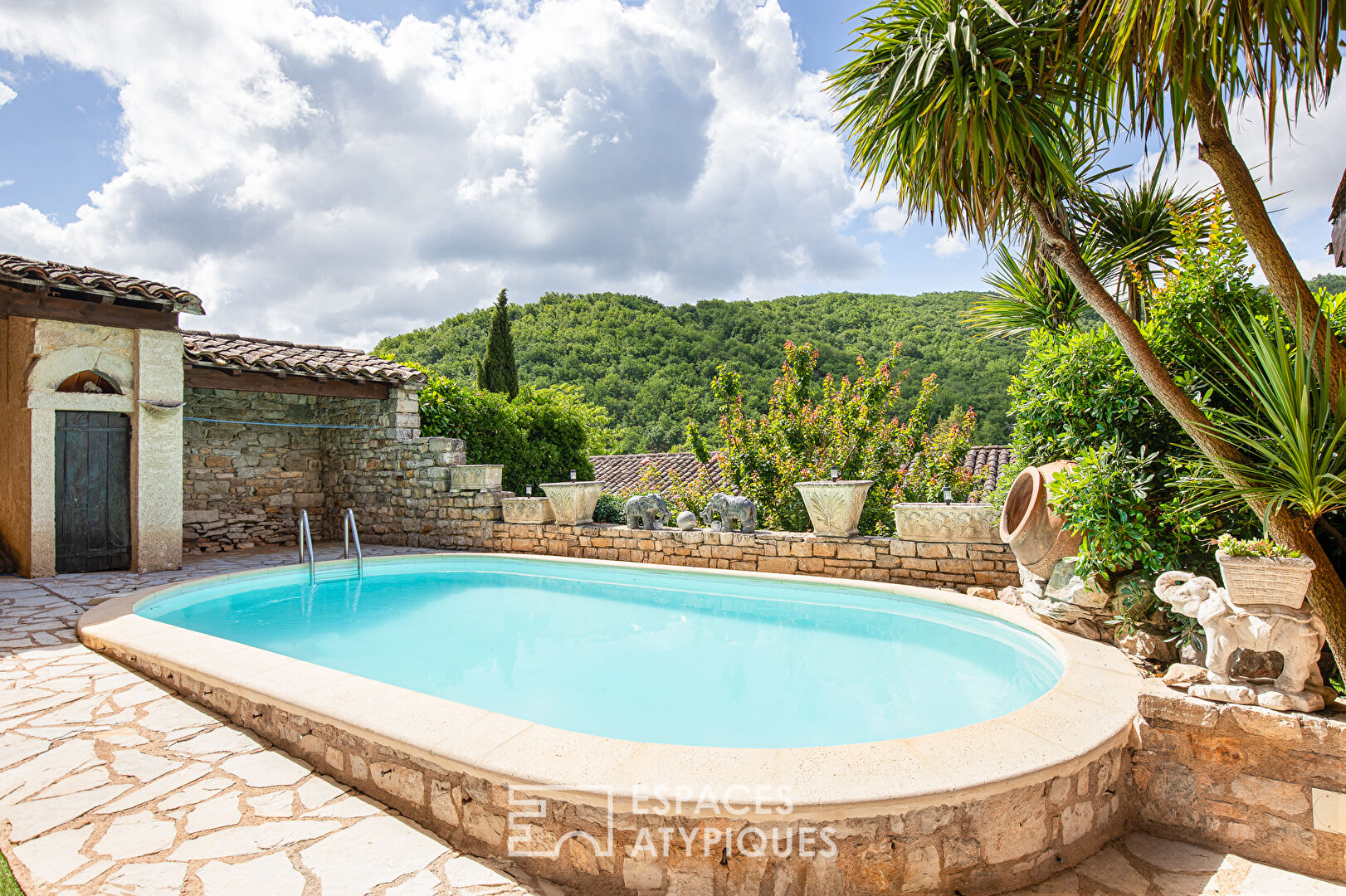 Maison(s) avec terrasse et piscine au cœur de Bruniquel 