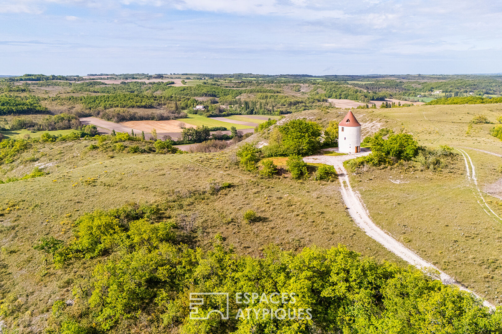 Windmill in the White Quercy