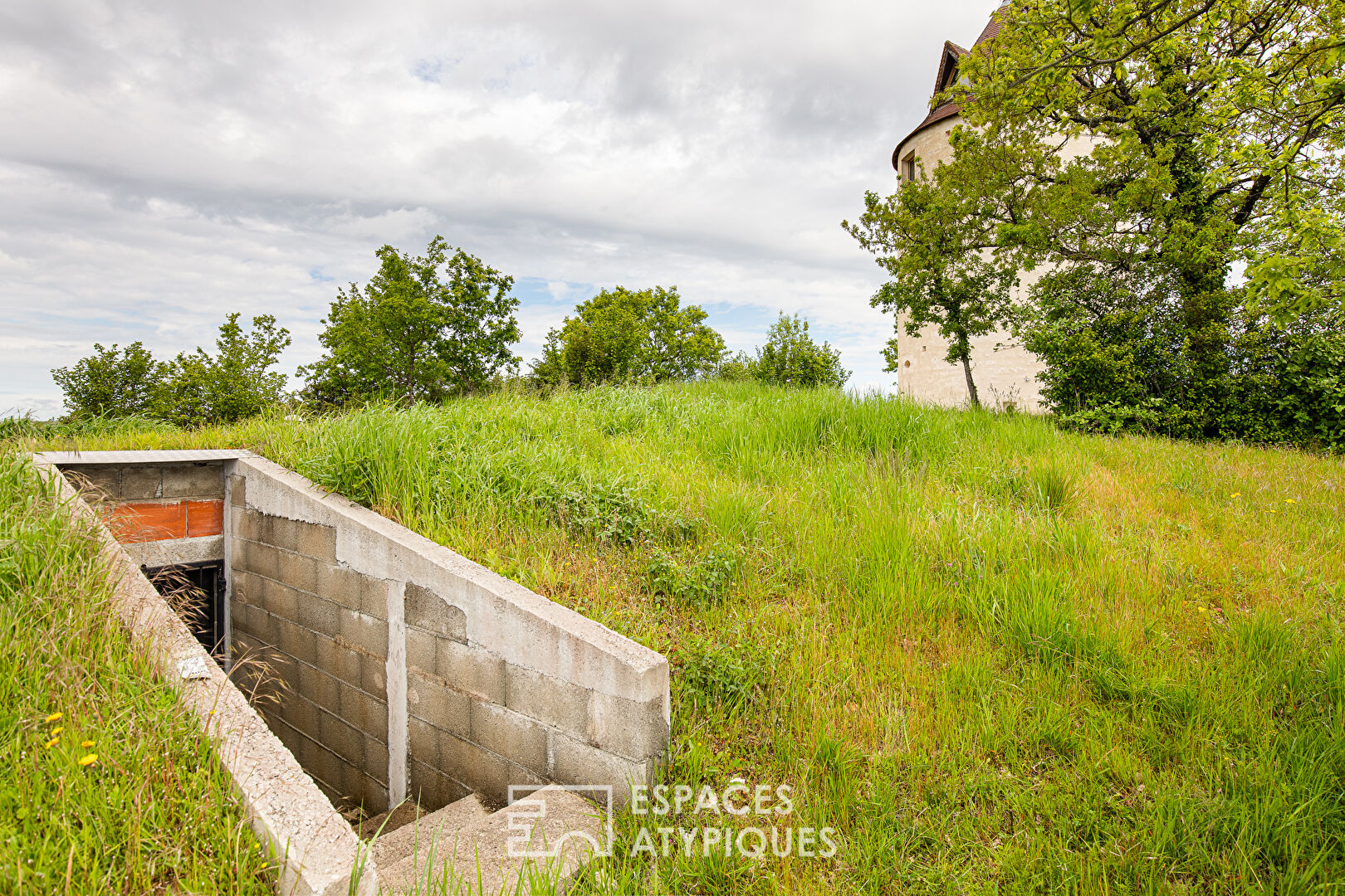 Windmill in the White Quercy