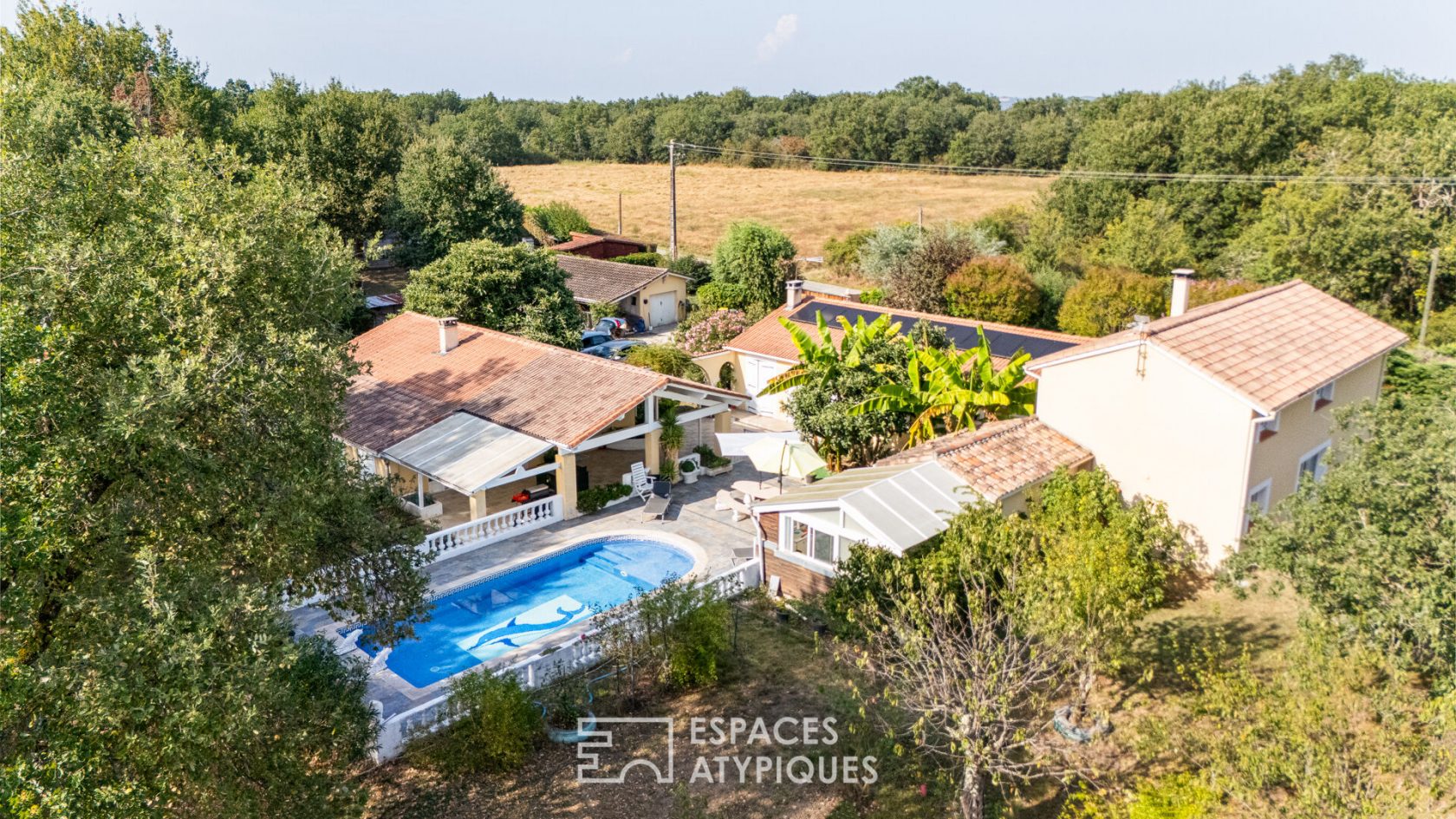 Un havre de calme avec 3 maisons autour d’une piscine à la frontière de la Haute-Garonne