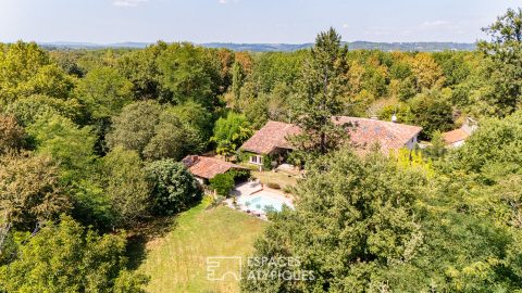 18th century house with swimming pool less than 10 minutes from the city center