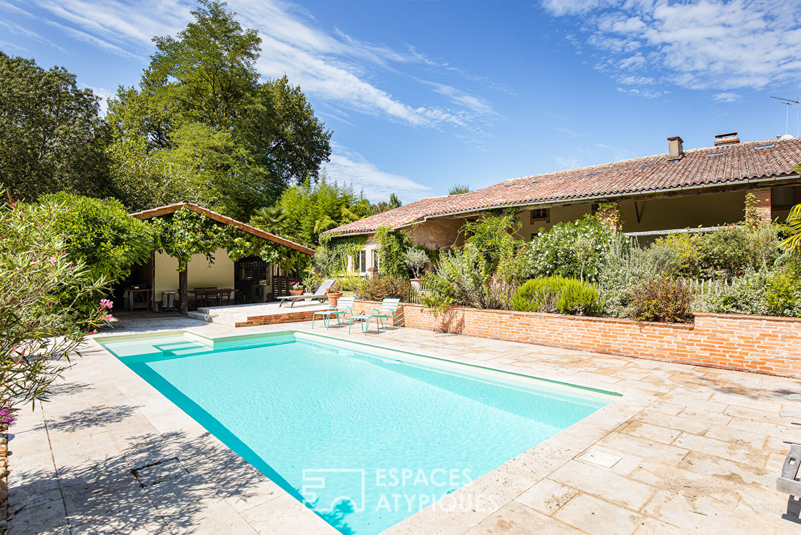 Maison du XVIIIème avec piscine à moins de 10 mn du centre-ville