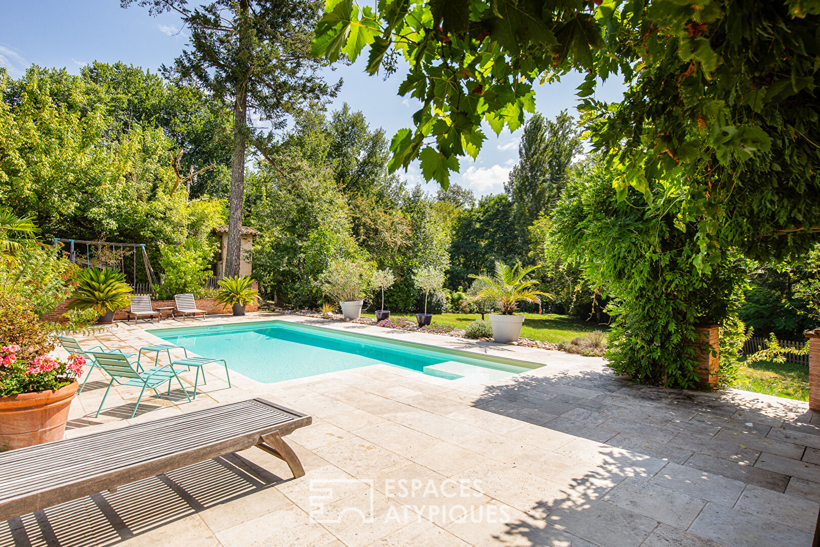 Maison du XVIIIème avec piscine à moins de 10 mn du centre-ville