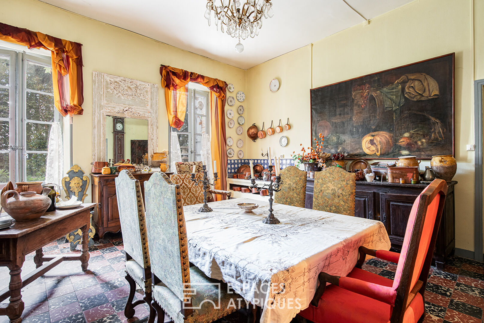 18th century private mansion in a village in Bas-Quercy