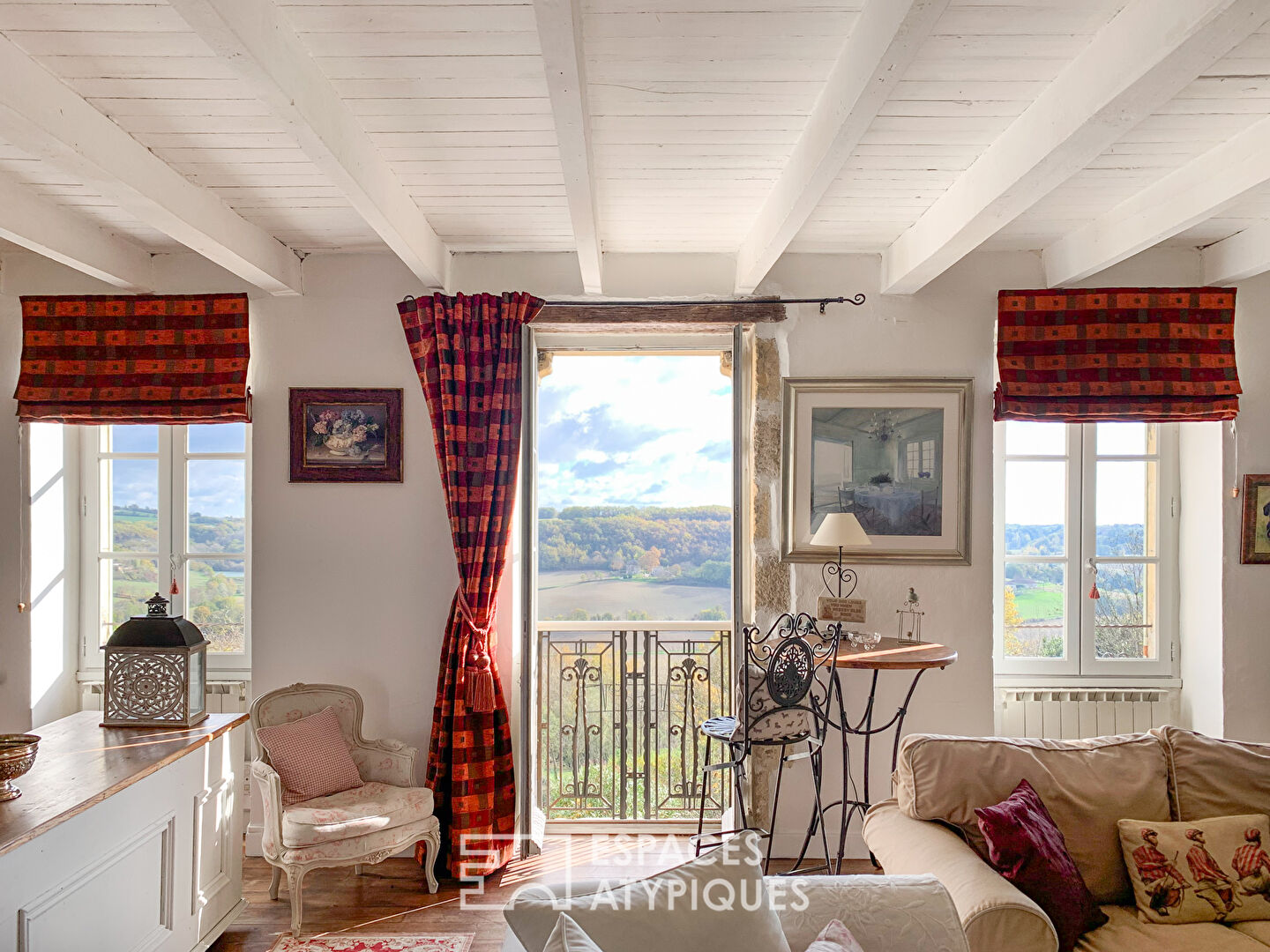 Maison de village avec piscine et point de vue