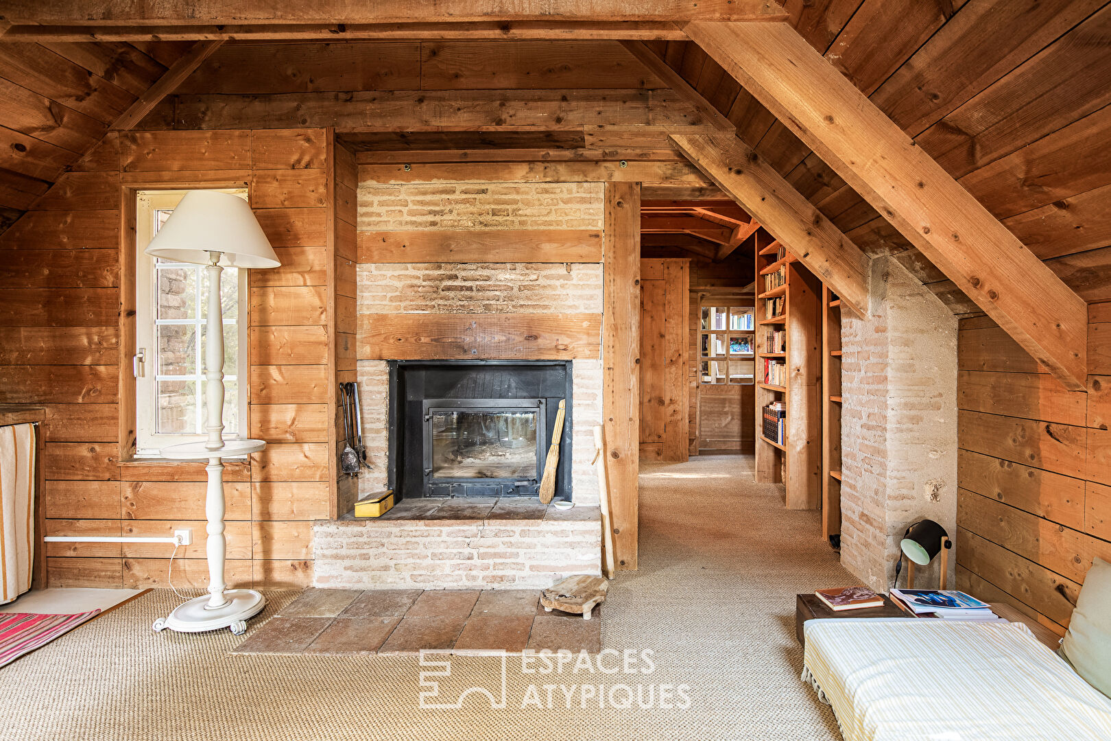 Maison entre bois et prairies sur 22 ha dans le Lot