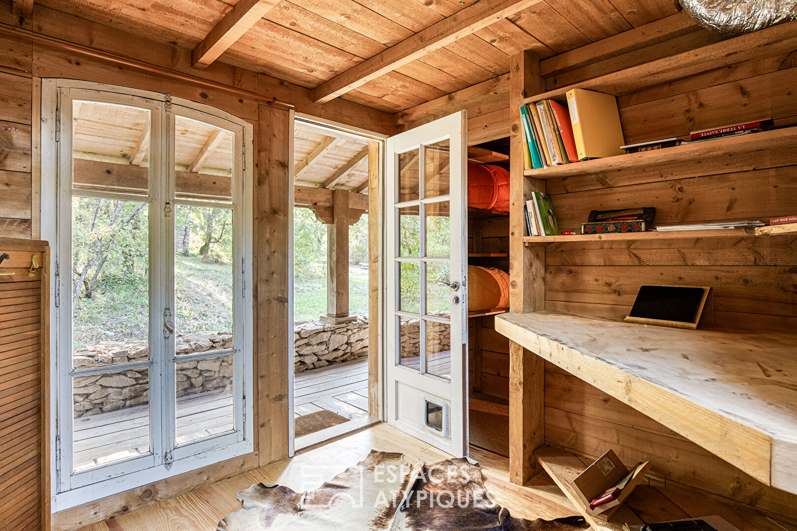 Maison entre bois et prairies sur 22 ha dans le Lot