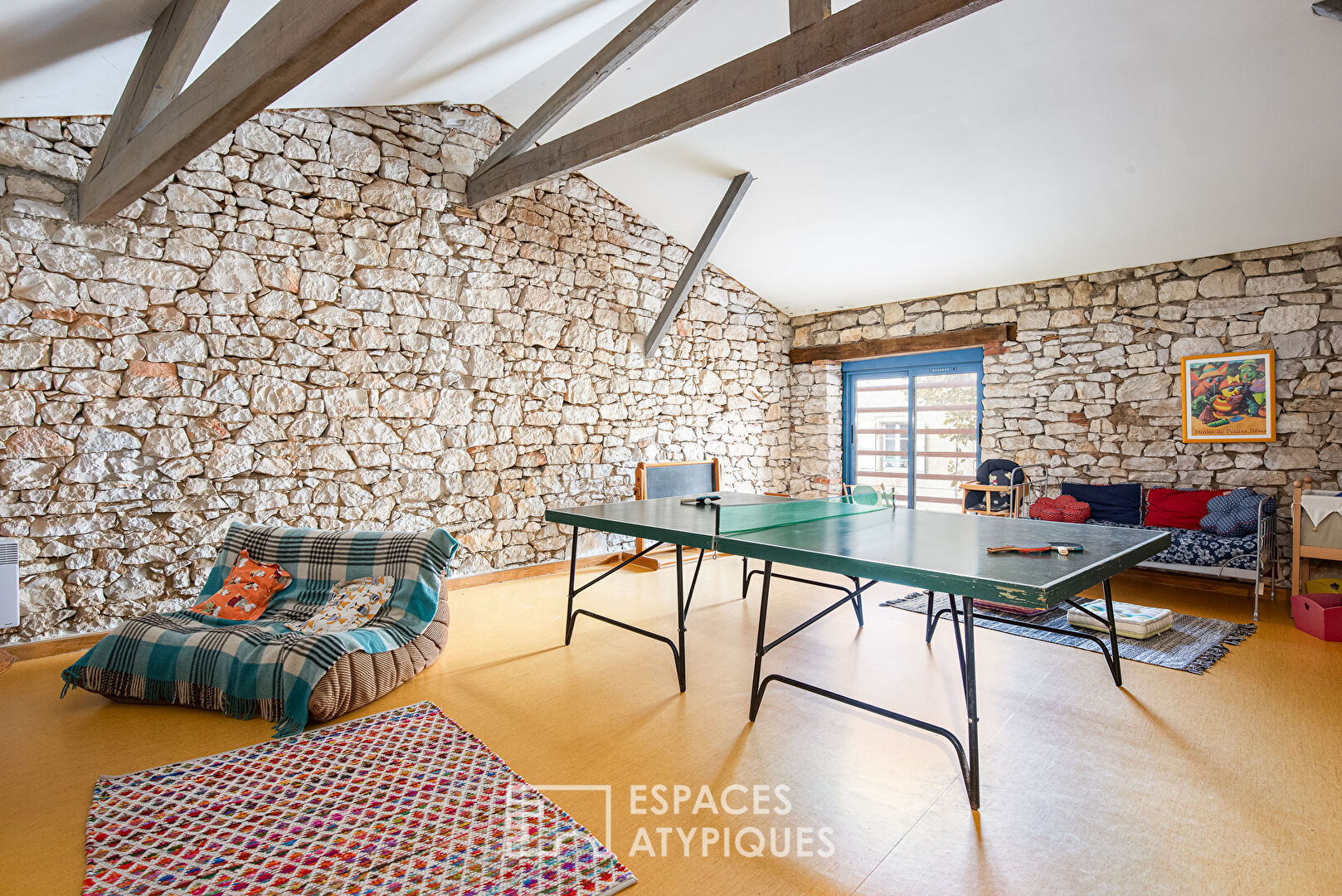 Maison avec piscine et garage dans un village au bord de l’Aveyron