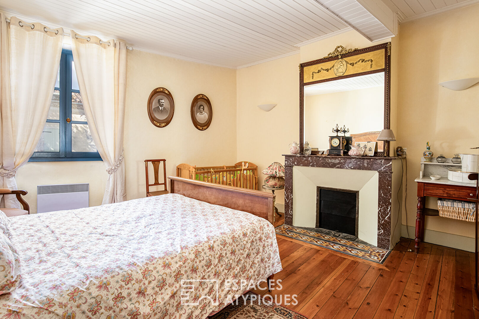 Maison avec piscine et garage dans un village au bord de l’Aveyron