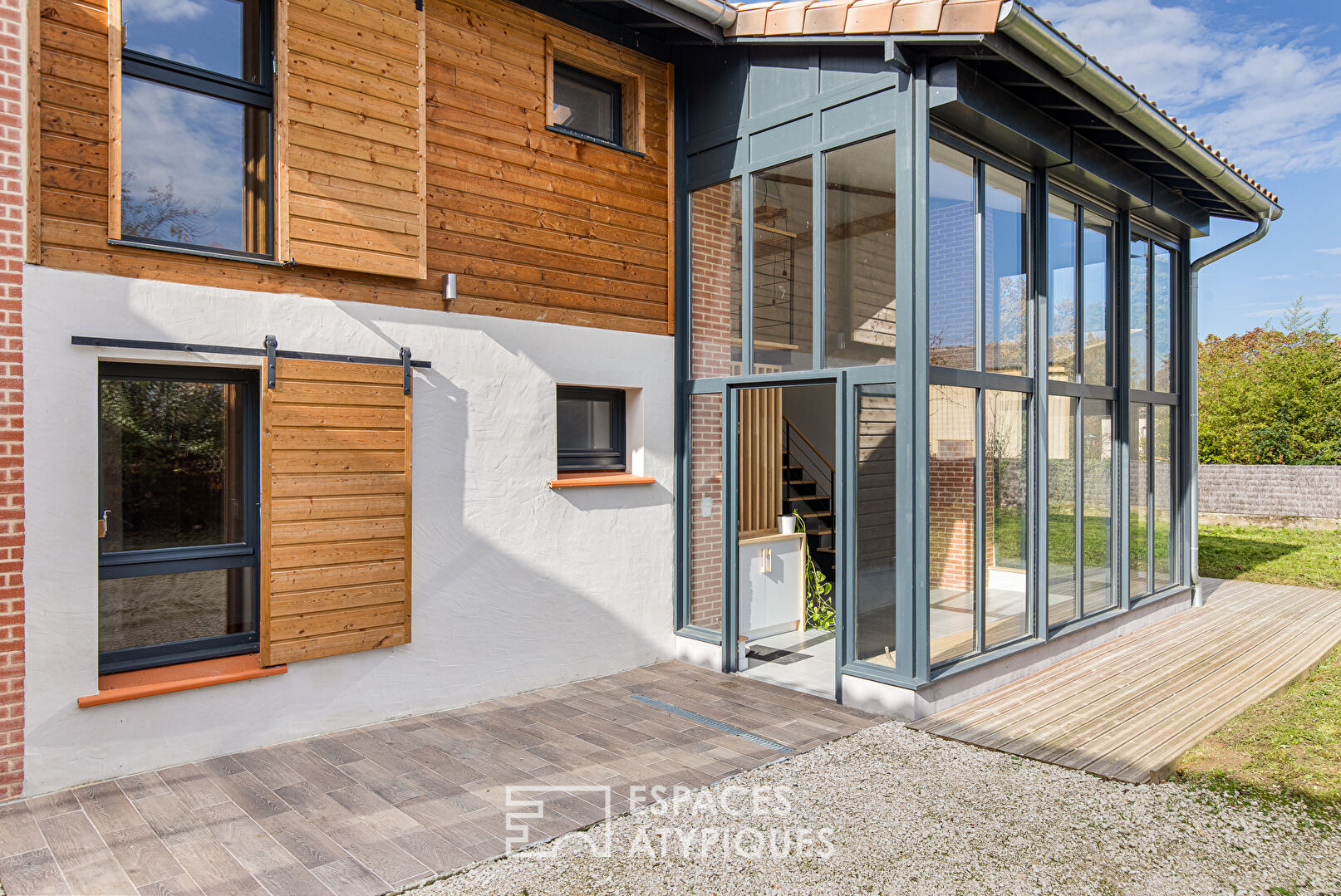 Hangar réhabilité avec Terrasse et Jardin