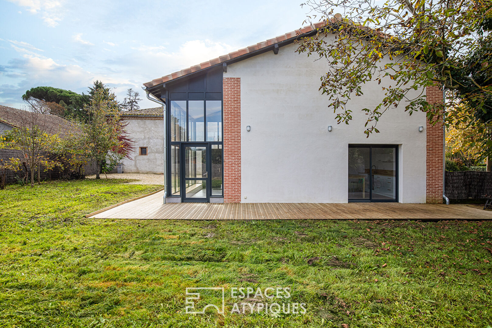 Hangar réhabilité avec Terrasse et Jardin