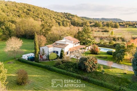 House with full basement and swimming pool at the city gates