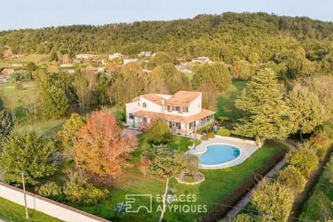 House with full basement and swimming pool at the city gates