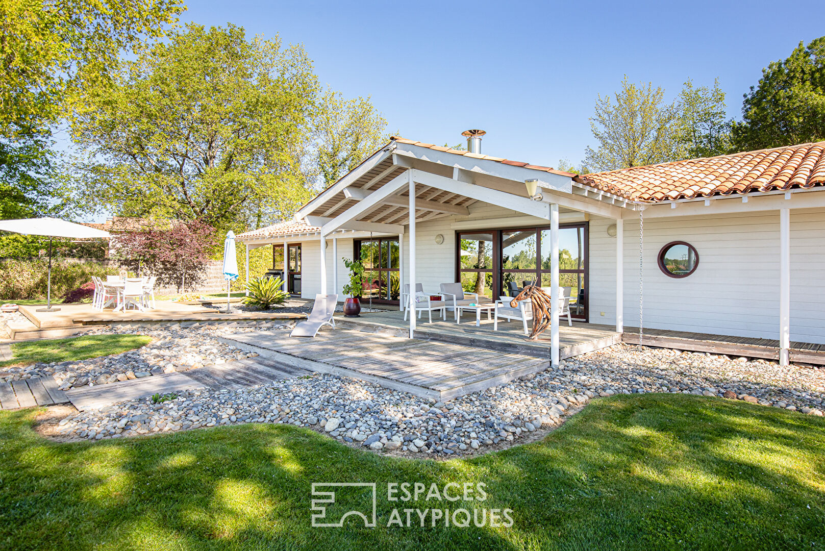 Maison d’architecte avec parc et piscine aux portes de Montauban