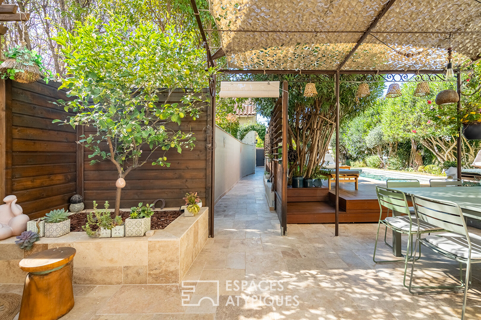 Maison familiale avec jardin et piscine à Bois Luzy