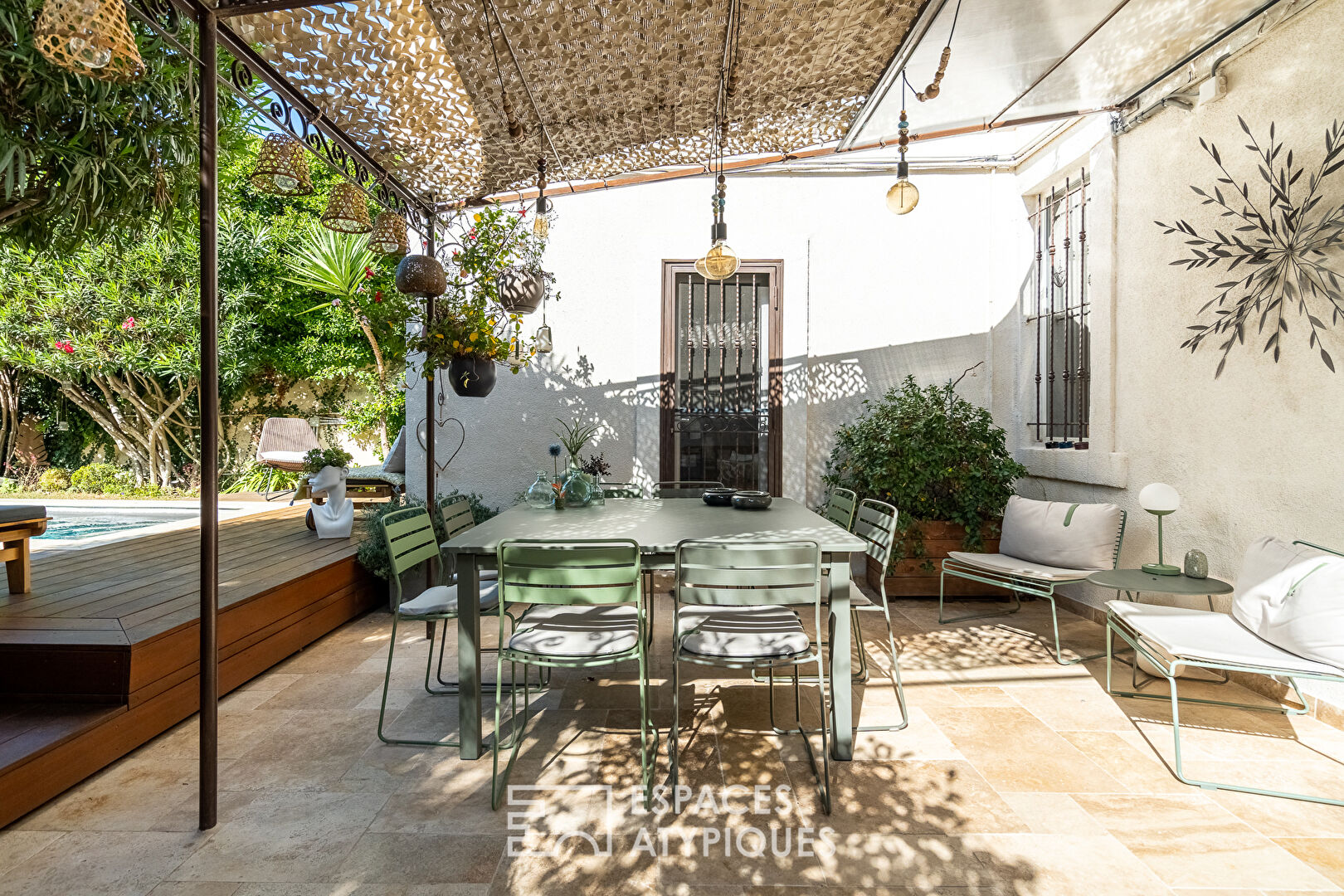 Maison familiale avec jardin et piscine à Bois Luzy