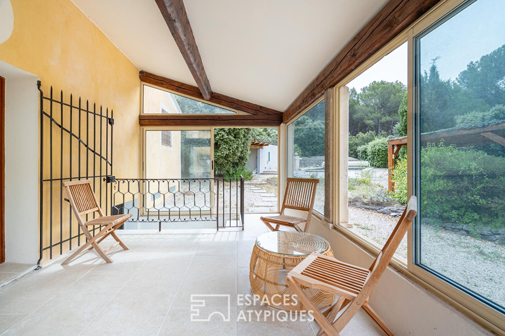 Maison provençale piscine au coeur de la garrigue