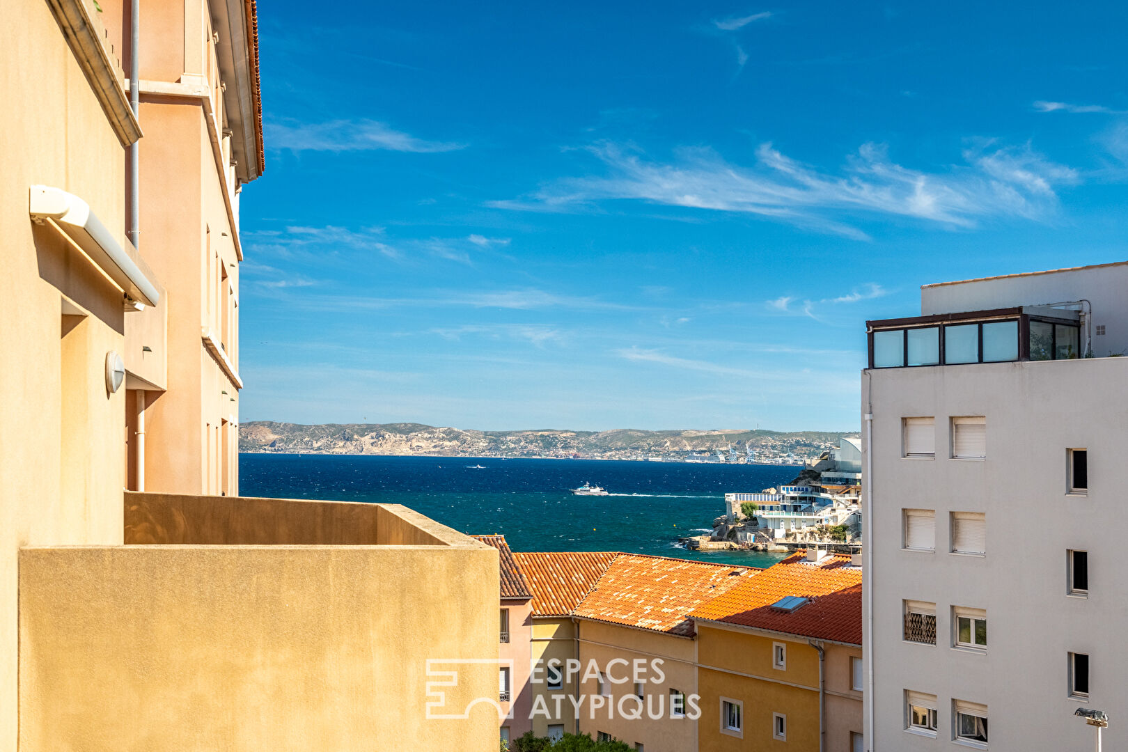 Apartment with sea view