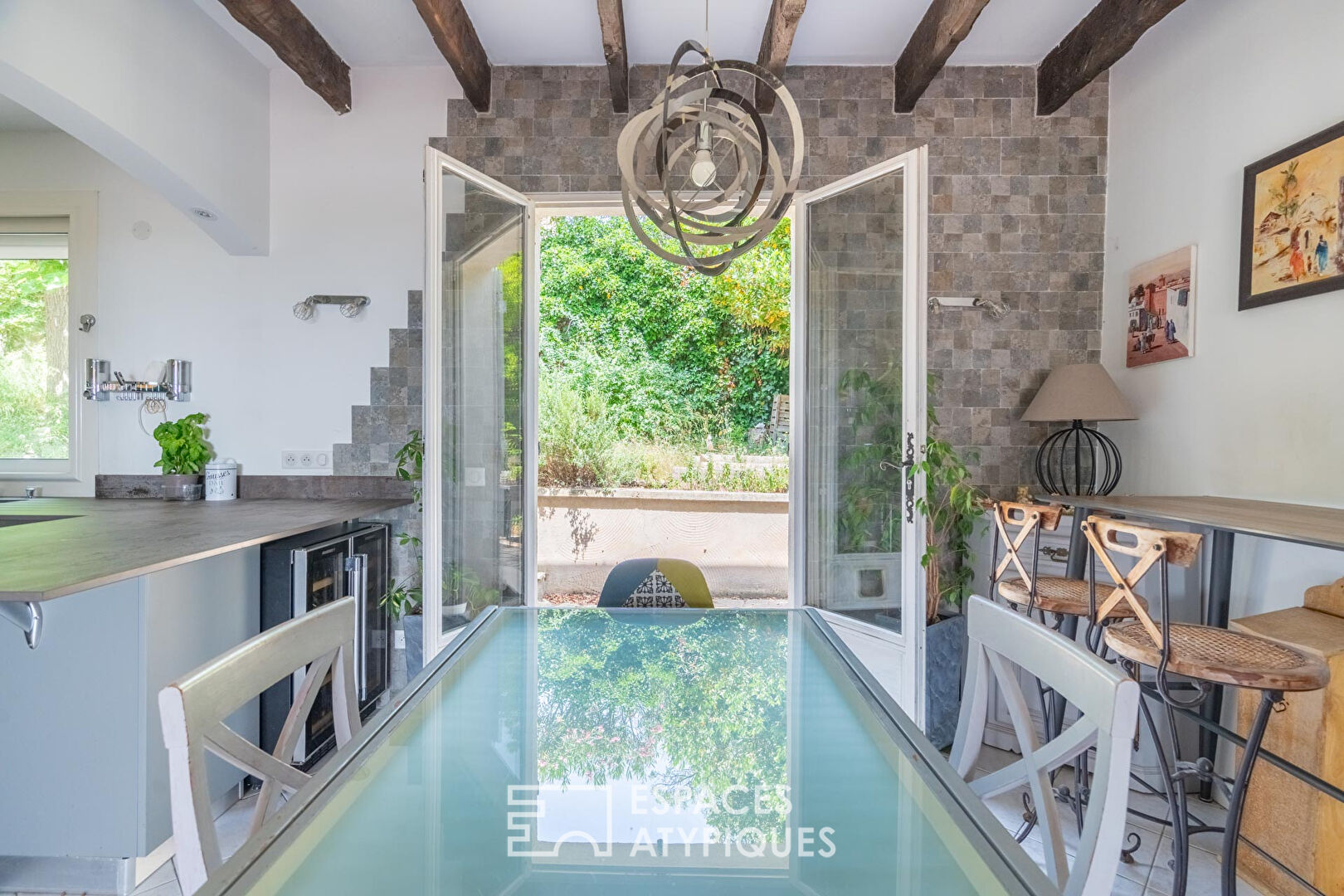 Maison provençale avec piscine et vue