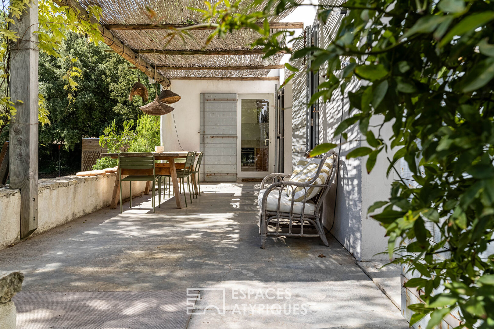 Contemporary Neo-Provençal house in Venelles